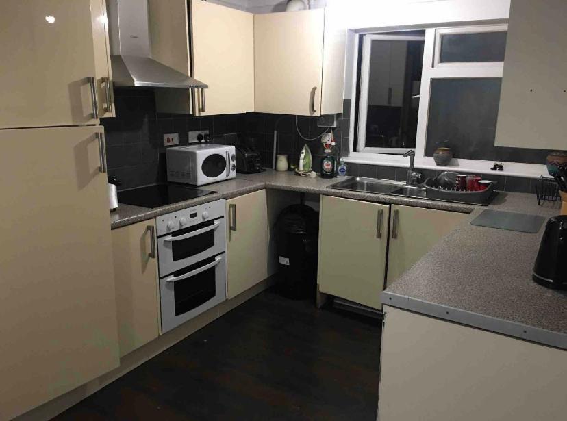 Eastbourne Large Double Room With Wifi & Kitchen Polegate Eksteriør billede